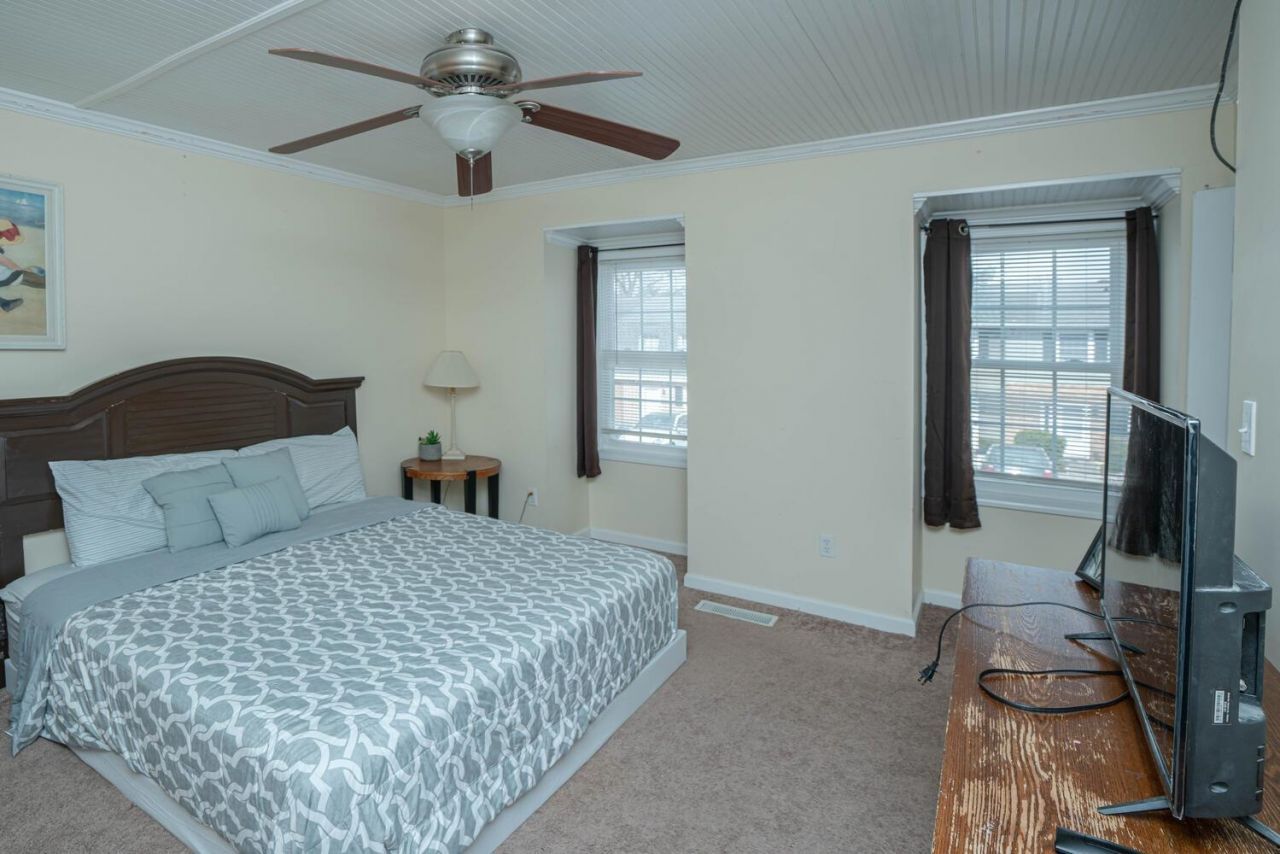 4505 N Kings Hwy. Photo 19