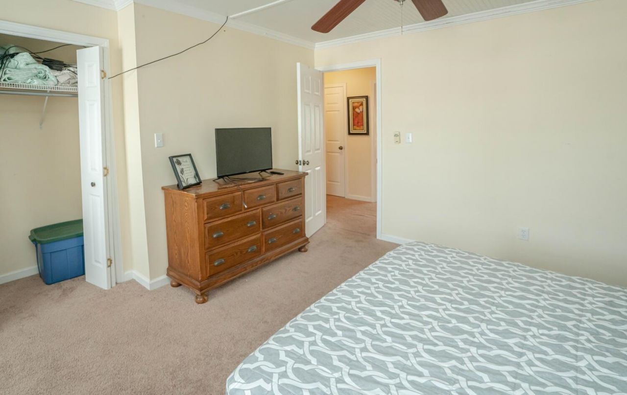 4505 N Kings Hwy. Photo 20