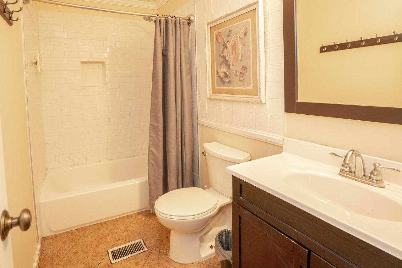 4505 N Kings Hwy. Photo 21