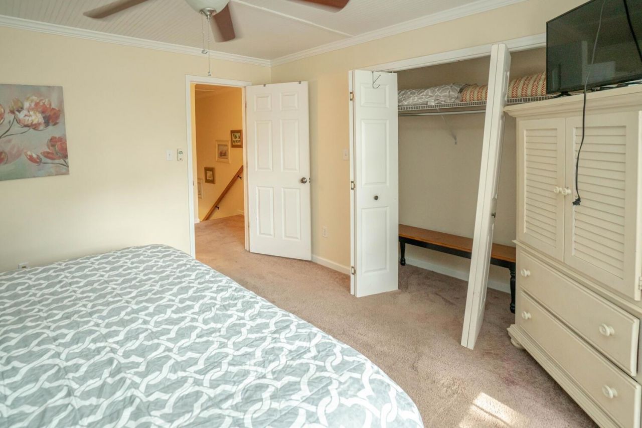 4505 N Kings Hwy. Photo 24