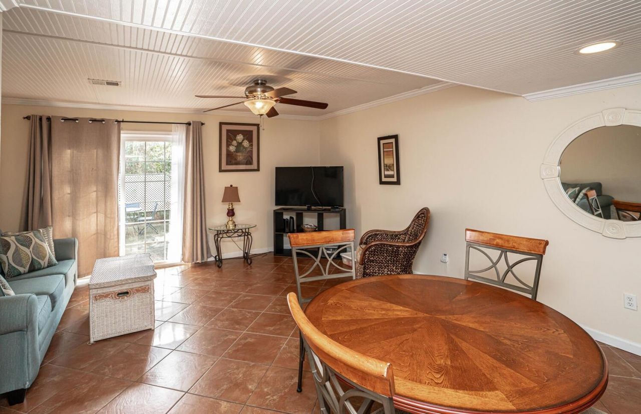 4505 N Kings Hwy. Photo 8