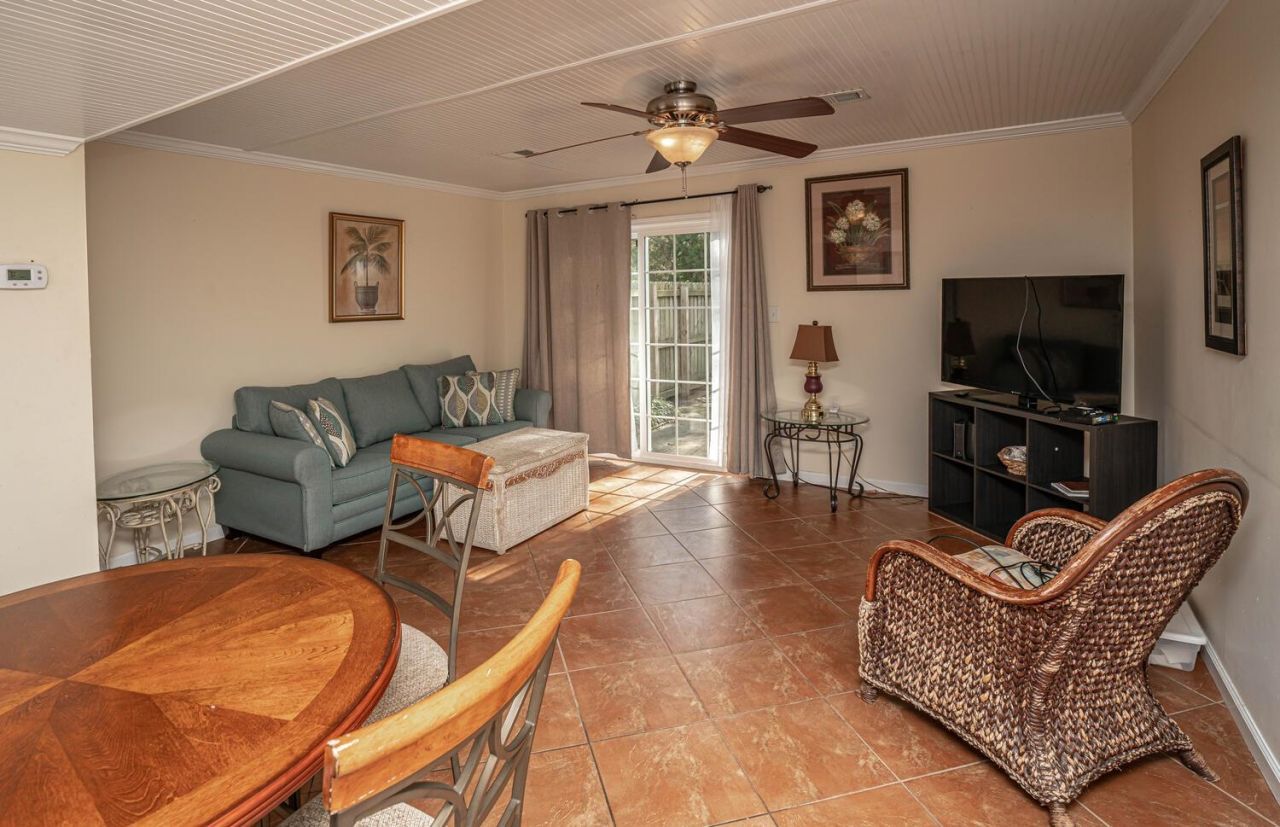 4505 N Kings Hwy. Photo 9