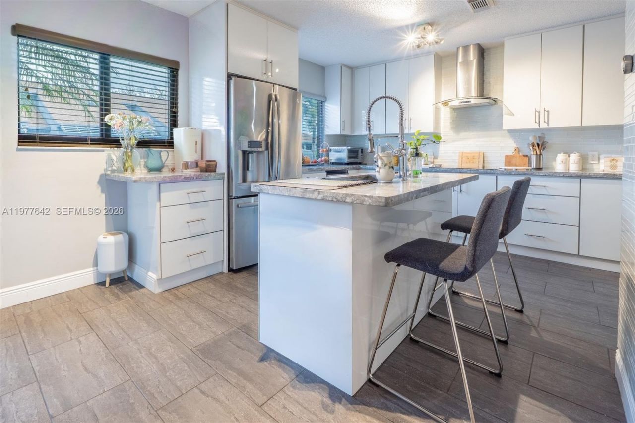 1662 N 14th Ter, Hollywood, FL 33020 Photo