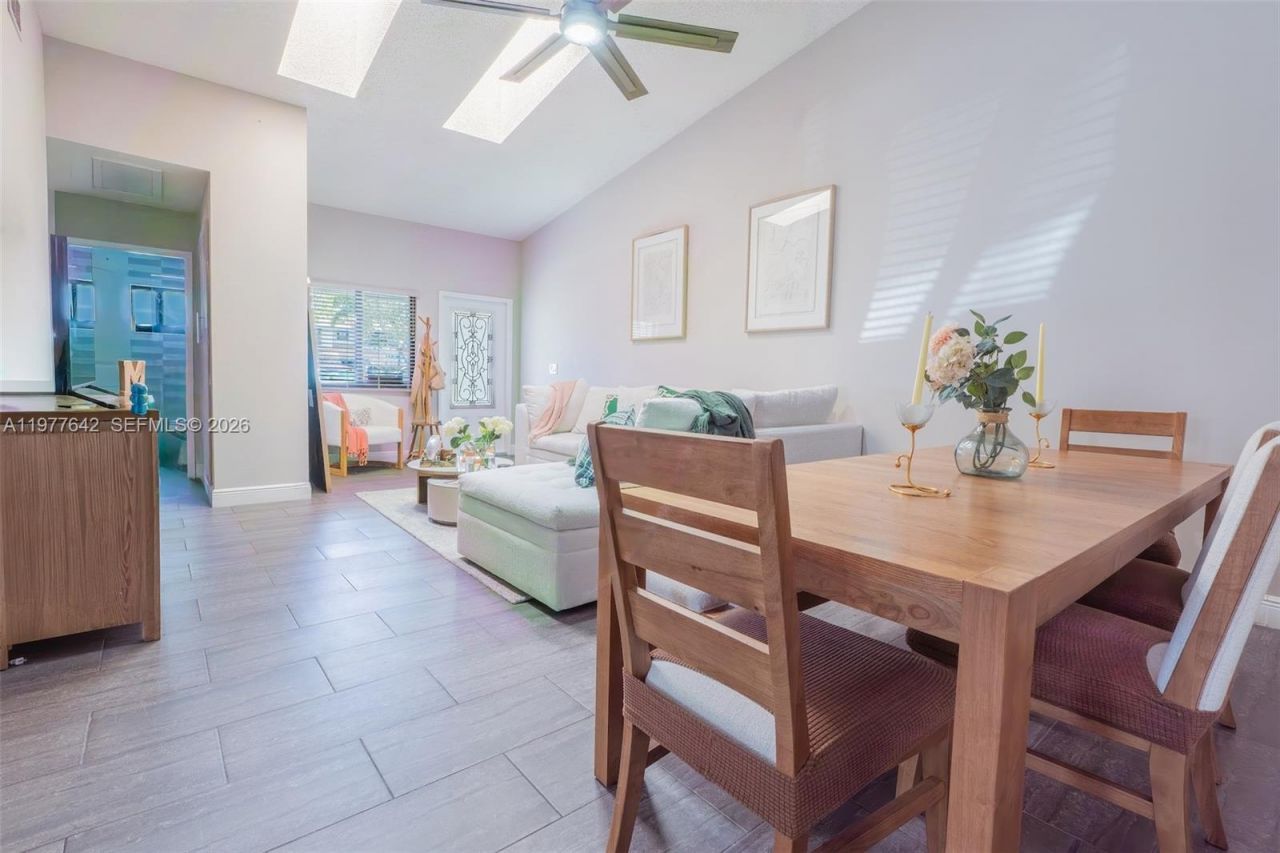 1662 N 14th Ter, Hollywood, FL 33020 Photo