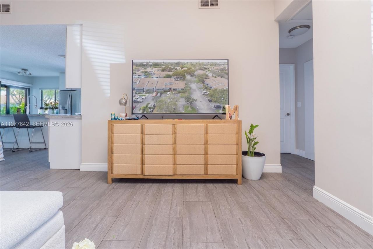 1662 N 14th Ter, Hollywood, FL 33020 Photo