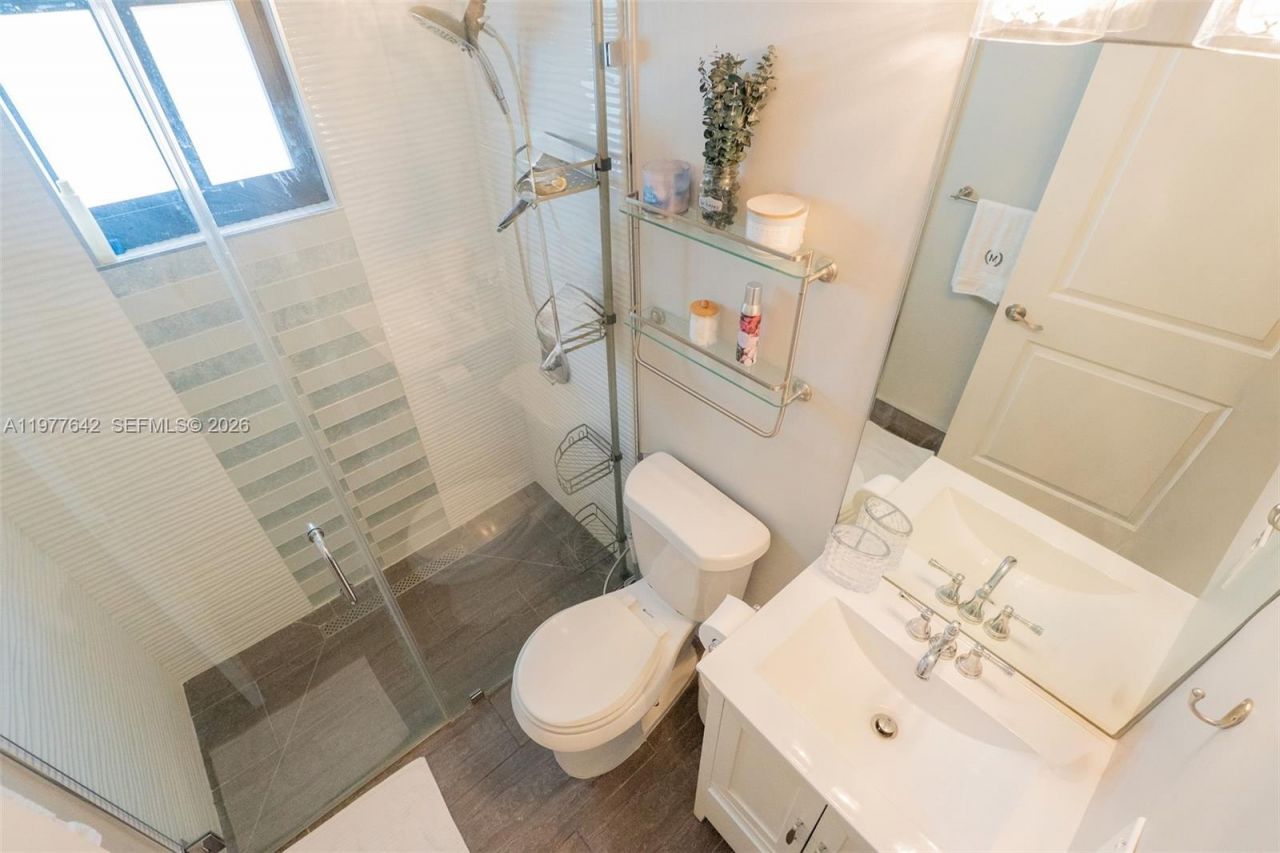 1662 N 14th Ter, Hollywood, FL 33020 Photo