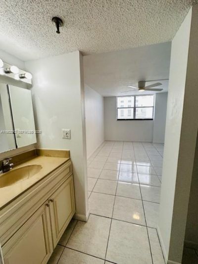 1621 Collins Ave , Unit 706, Miami Beach, FL 33139 Photo