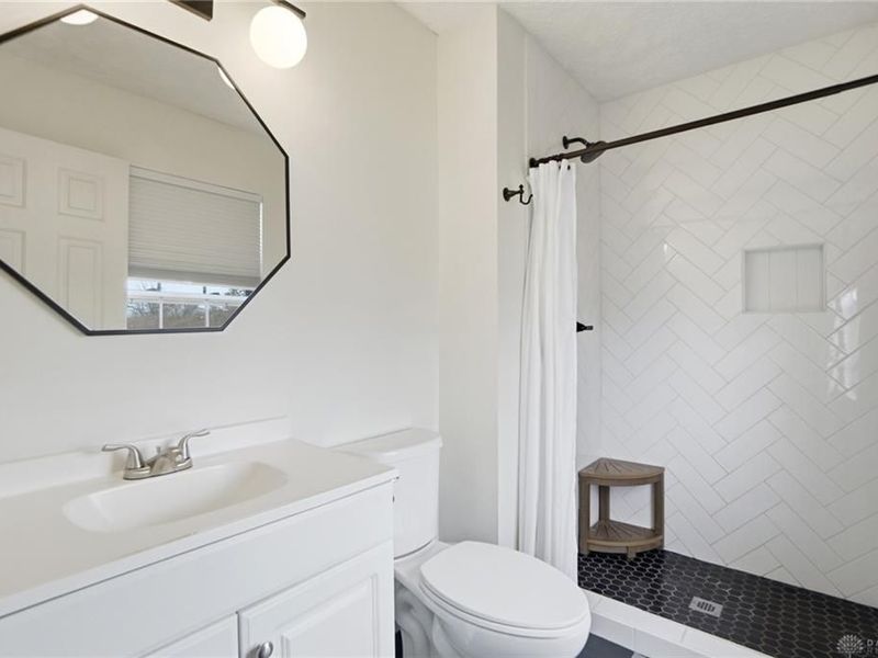 364 Mollie Drive, Hamilton, OH 45013 Photo 7