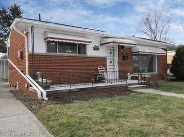8551 Rockland Street , Dearborn Heights, MI 48127