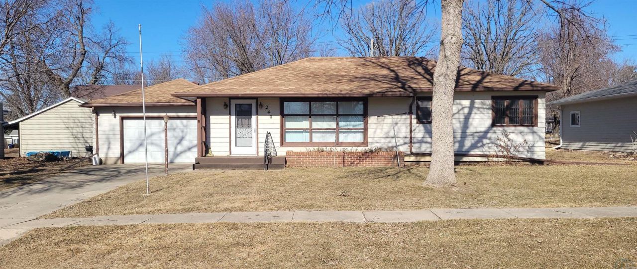 240 3rd St Ne, Primghar, IA 51245 Main Photo