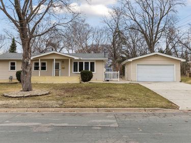 10025 Wentworth Avenue S, Bloomington, MN 55420
