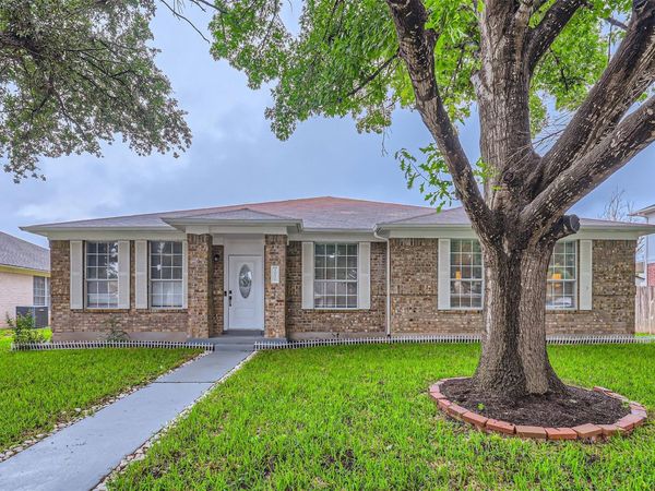 1016 Thackeray LN, Pflugerville, TX 78660