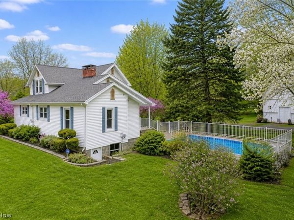 3572 Wilson Sharpsville Road, Cortland, OH 44410