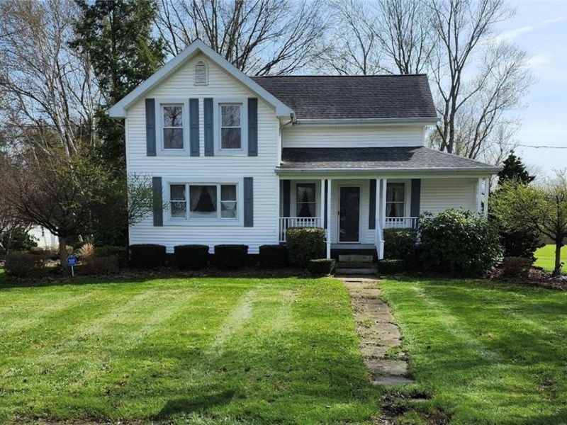 3572 Wilson Sharpsville Road, Cortland, OH 44410 Photo 1