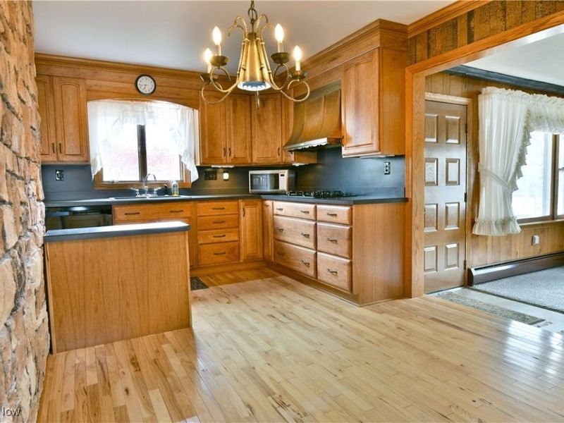 3572 Wilson Sharpsville Road, Cortland, OH 44410 Photo 8