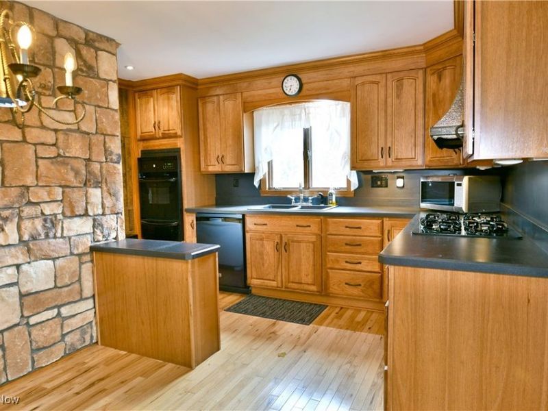 3572 Wilson Sharpsville Road, Cortland, OH 44410 Photo 9