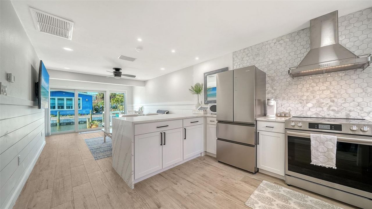 729 Saint Judes Drive S, Unit 3, Longboat Key, FL 34228 Photo