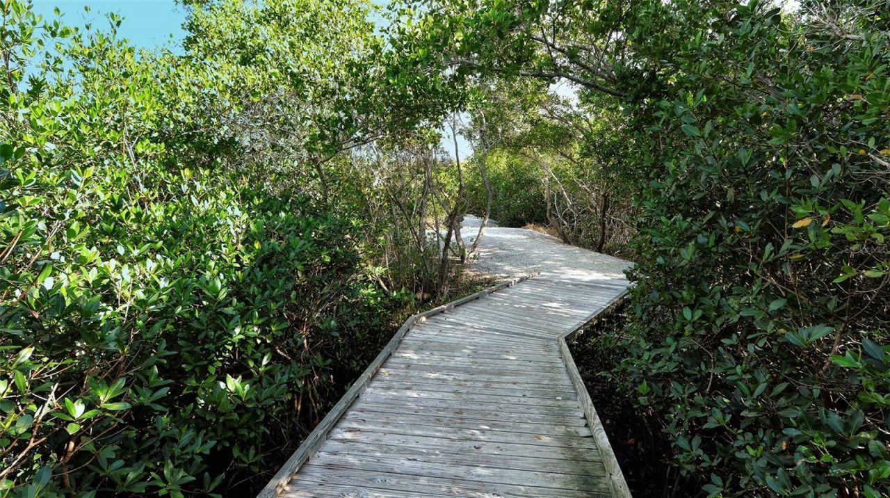 729 Saint Judes Drive S, Unit 3, Longboat Key, FL 34228 Photo