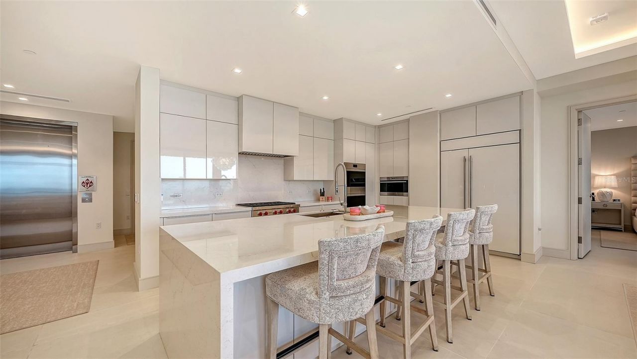 1581 Gulf Of Mexico Drive, Unit 406, Longboat Key, FL 34228 Photo