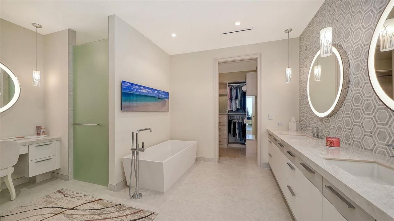 1581 Gulf Of Mexico Drive, Unit 406, Longboat Key, FL 34228 Photo