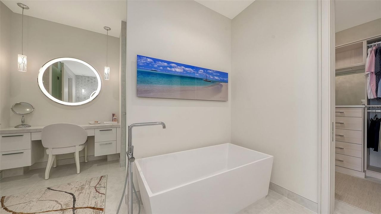 1581 Gulf Of Mexico Drive, Unit 406, Longboat Key, FL 34228 Photo