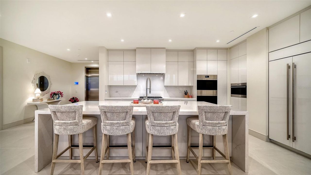 1581 Gulf Of Mexico Drive, Unit 406, Longboat Key, FL 34228 Photo