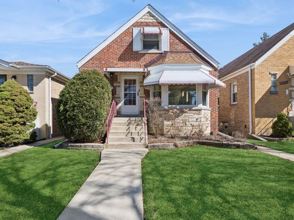 5331 N Neenah Avenue , Chicago, IL 60656