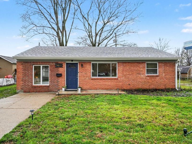 5691 Tall Oaks Drive, Miami Twp, OH 45150 Photo 2