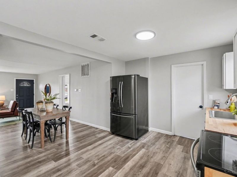 5691 Tall Oaks Drive, Miami Twp, OH 45150 Photo 8