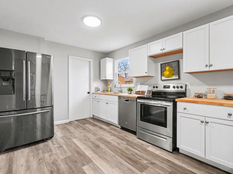 5691 Tall Oaks Drive, Miami Twp, OH 45150 Photo 9