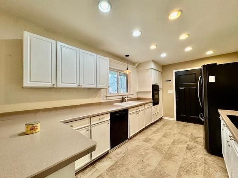 85 Poinciana Drive, Washington Township, OH 45459 Photo 19