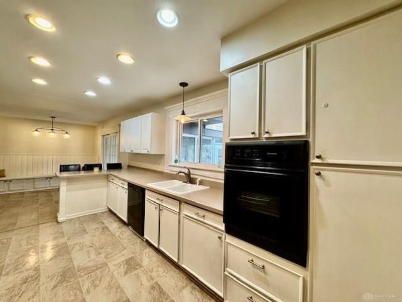 85 Poinciana Drive, Washington Township, OH 45459 Photo 20