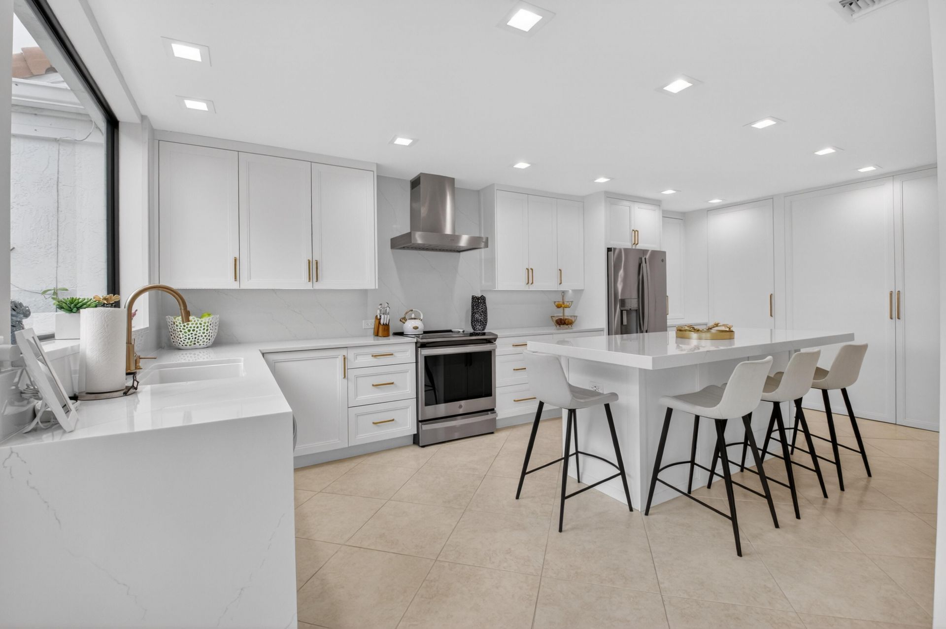 19560 Sawgrass Drive, Unit 2203, Boca Raton, FL 33434 Photo