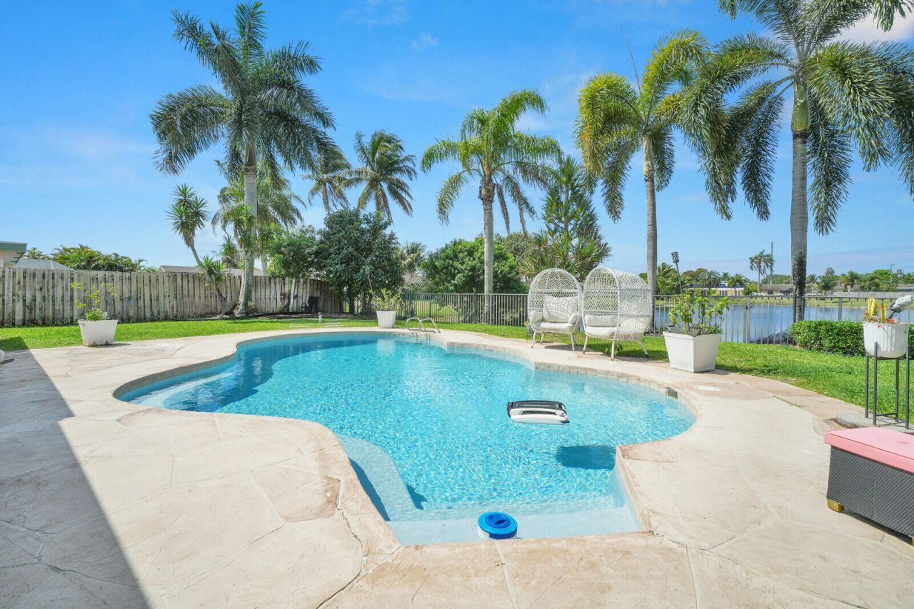 5154 Woodstone Circle E, Greenacres, FL 33463 Photo