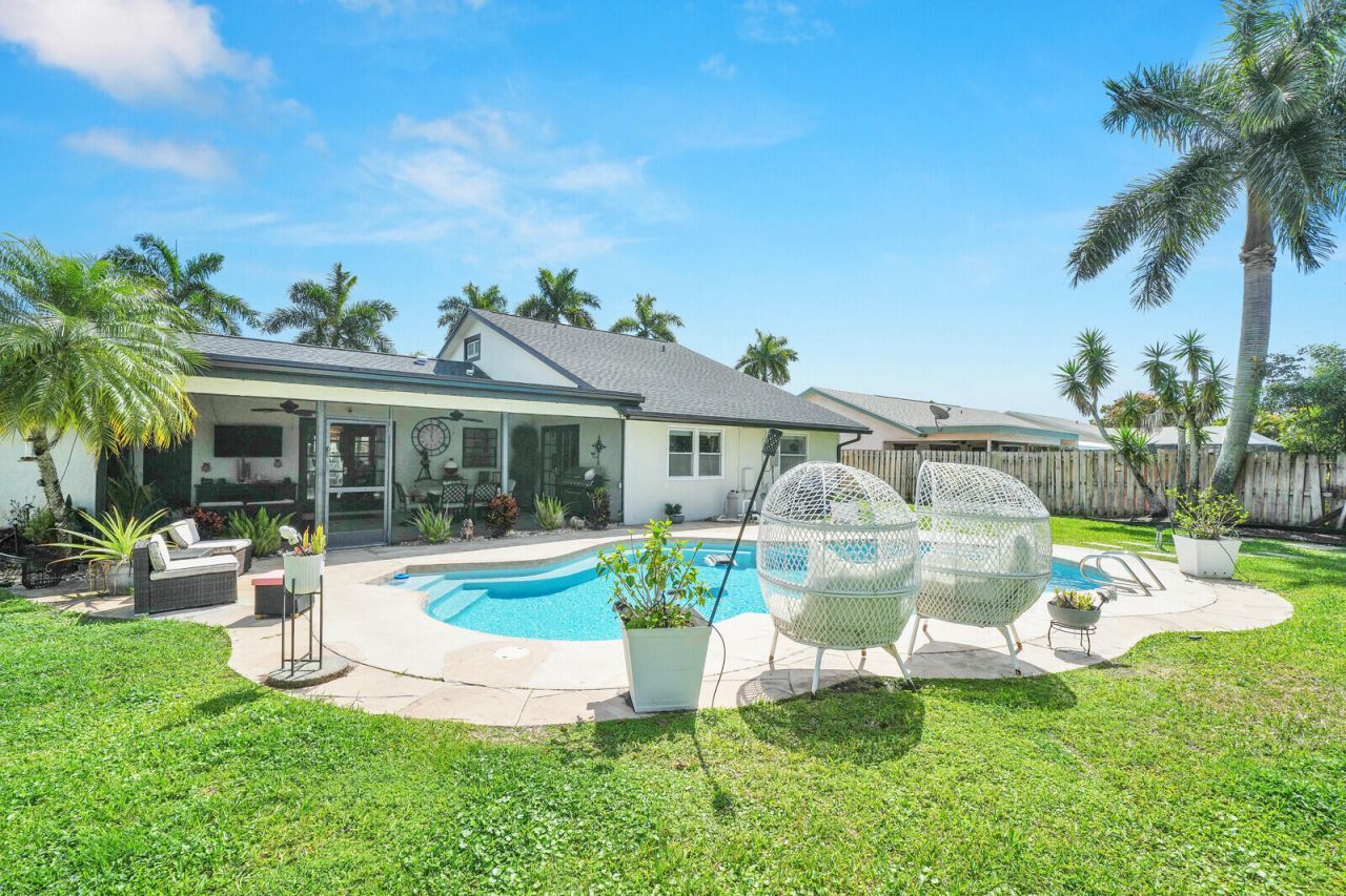 5154 Woodstone Circle E, Greenacres, FL 33463 Photo