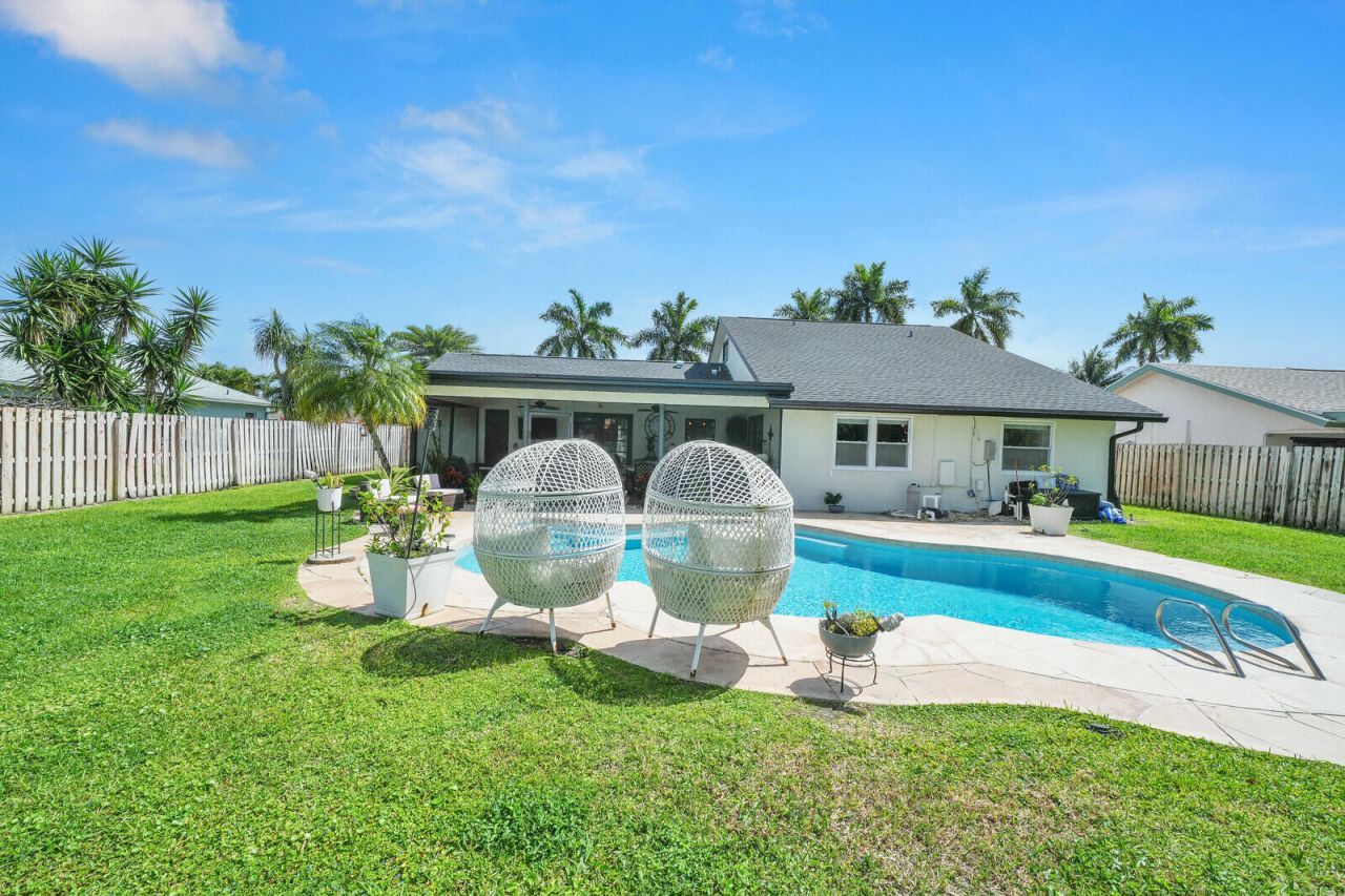 5154 Woodstone Circle E, Greenacres, FL 33463 Photo