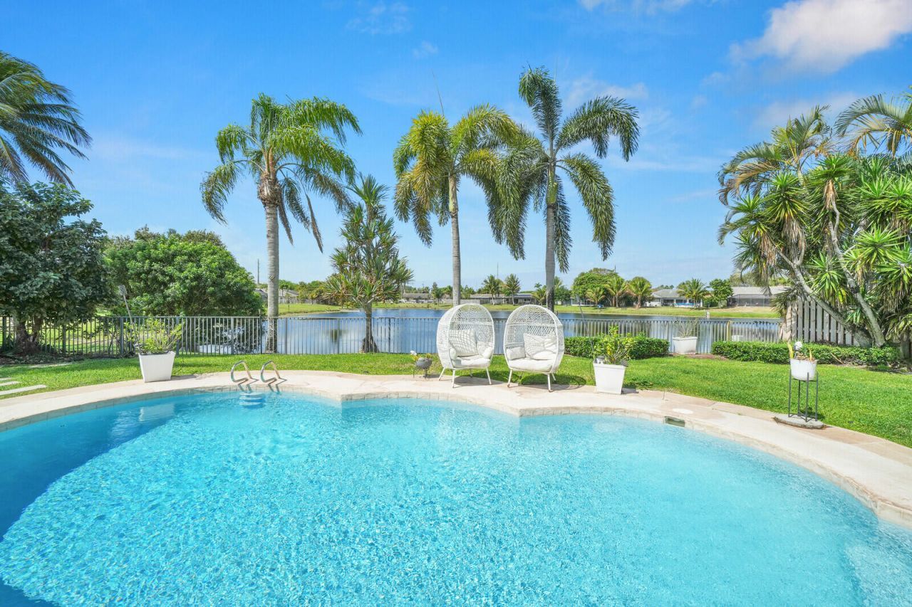 5154 Woodstone Circle E, Greenacres, FL 33463 Photo