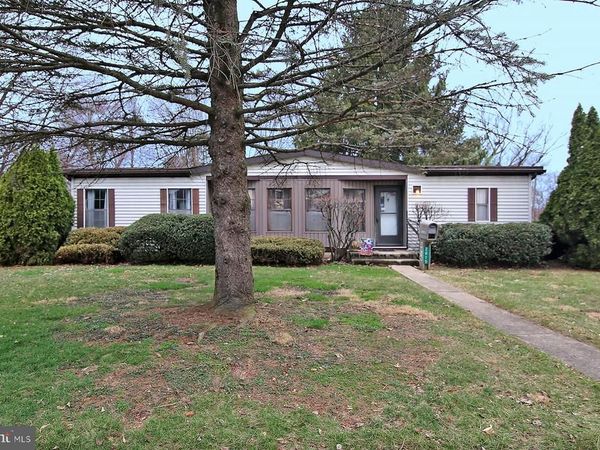 2015 E PENNSYLVANIA AVENUE , LEBANON, PA 17042