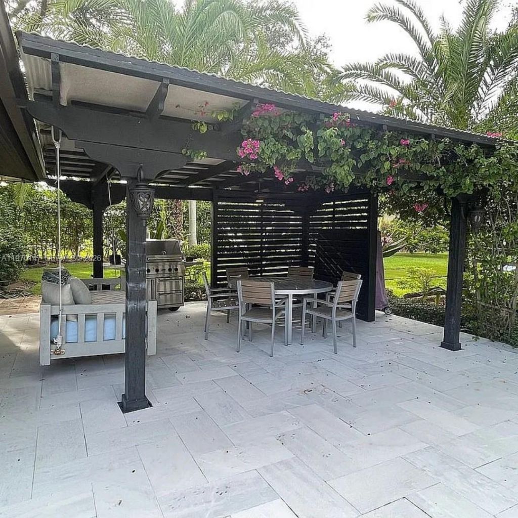 8801 SW 124th St , Miami, FL 33176 Photo