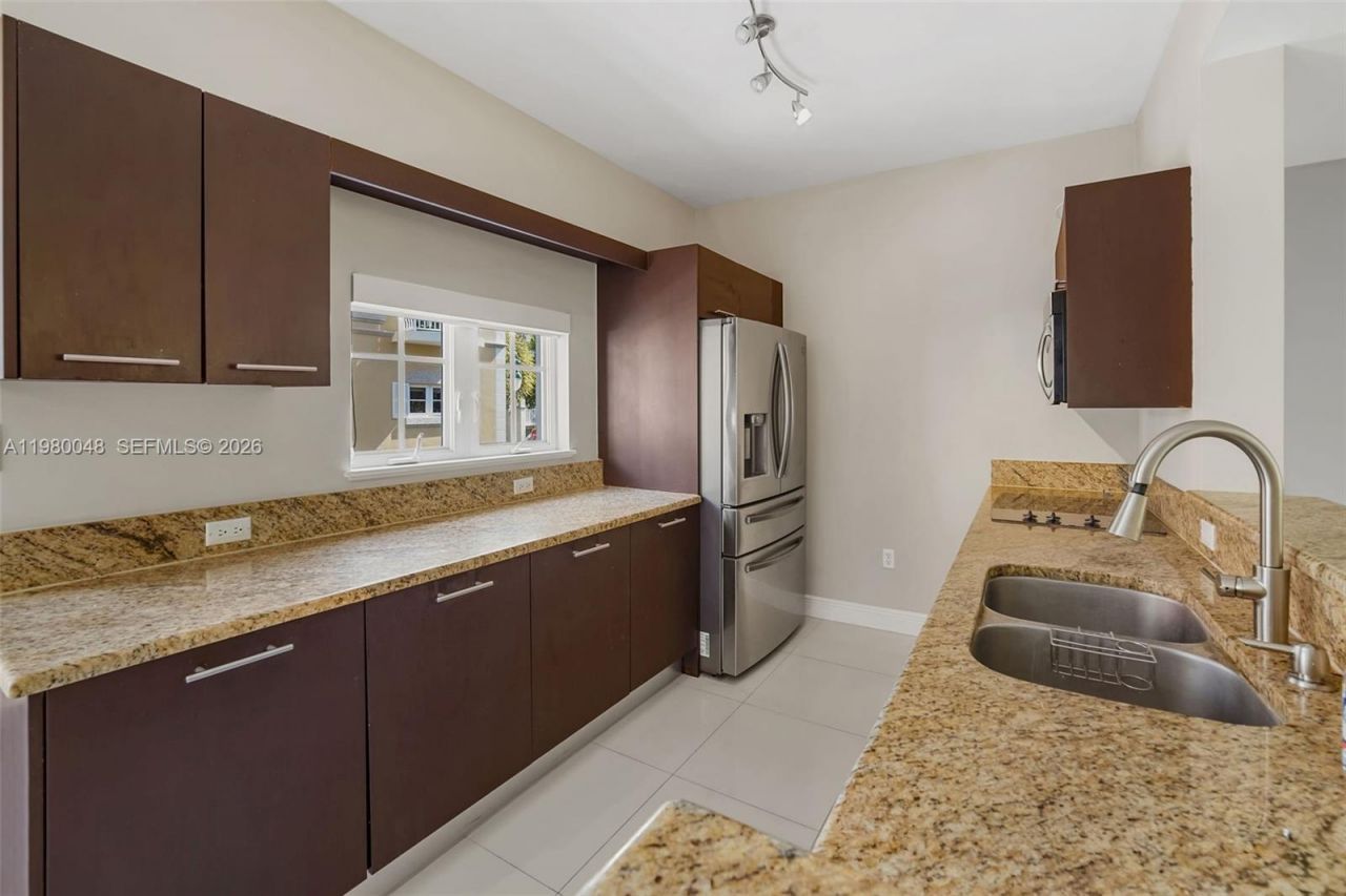 2729 NE 184th Ln , Unit 2729, Aventura, FL 33160 Photo