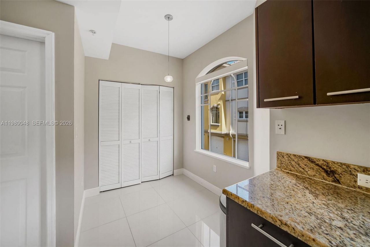 2729 NE 184th Ln , Unit 2729, Aventura, FL 33160 Photo