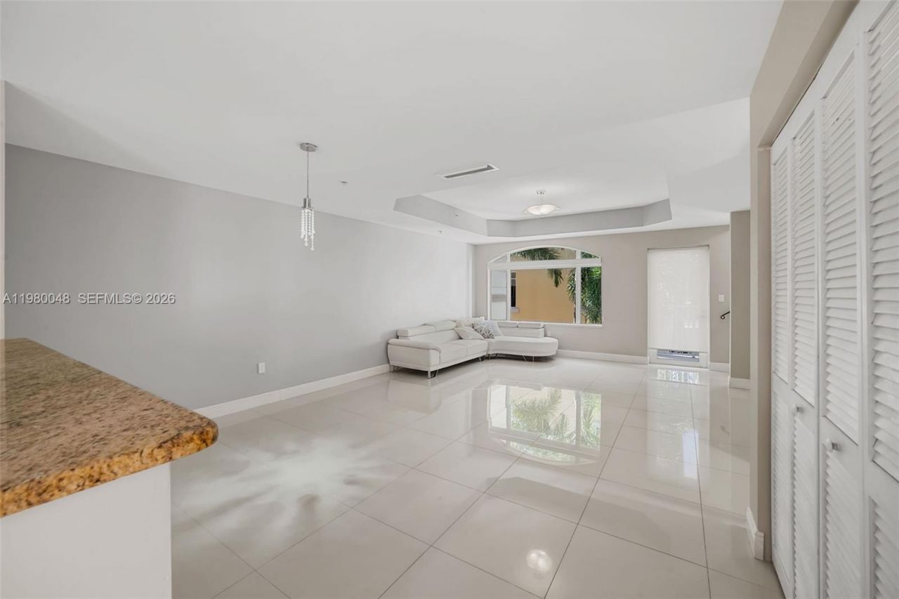 2729 NE 184th Ln , Unit 2729, Aventura, FL 33160 Photo