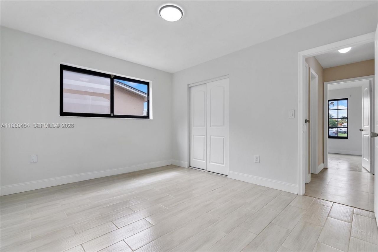 2805 E Lexington Dr, Miramar, FL 33025 Photo