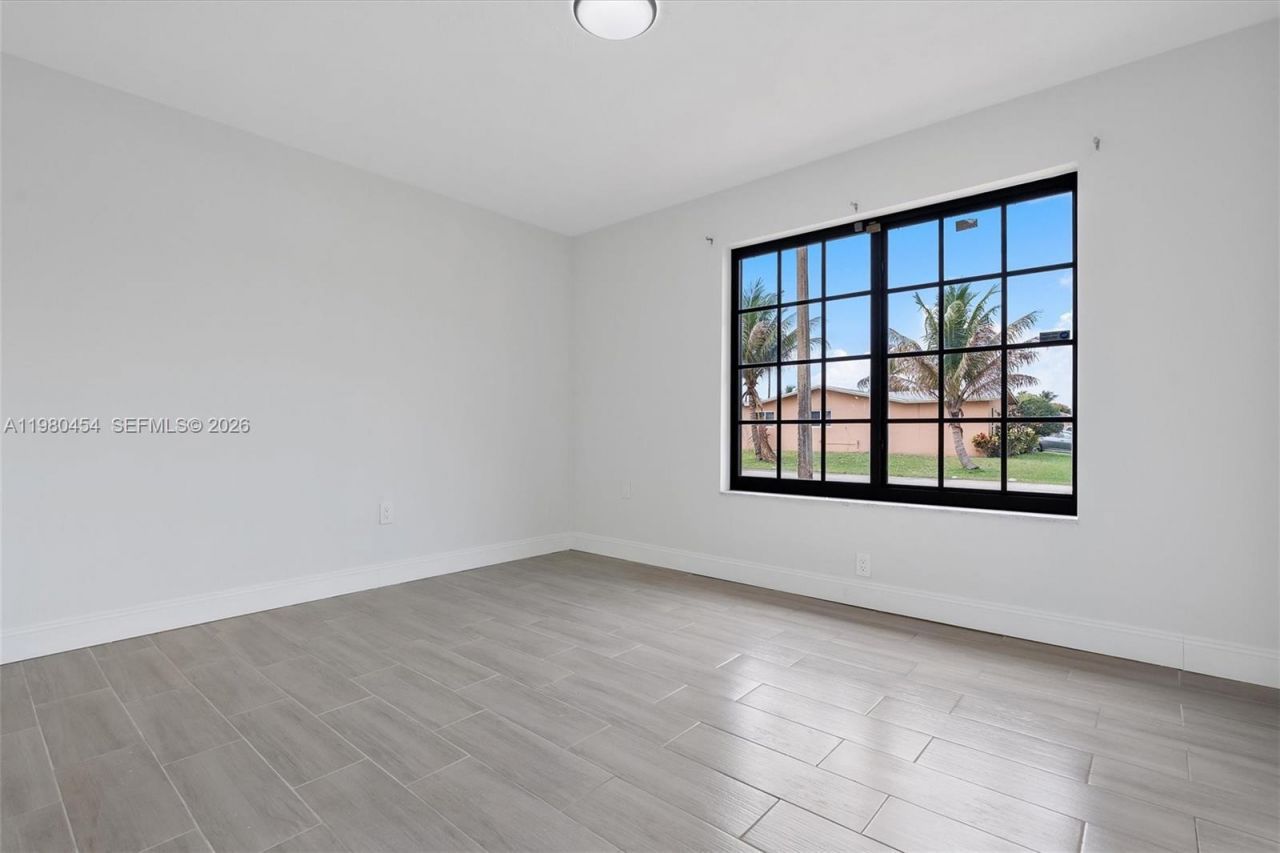 2805 E Lexington Dr, Miramar, FL 33025 Photo