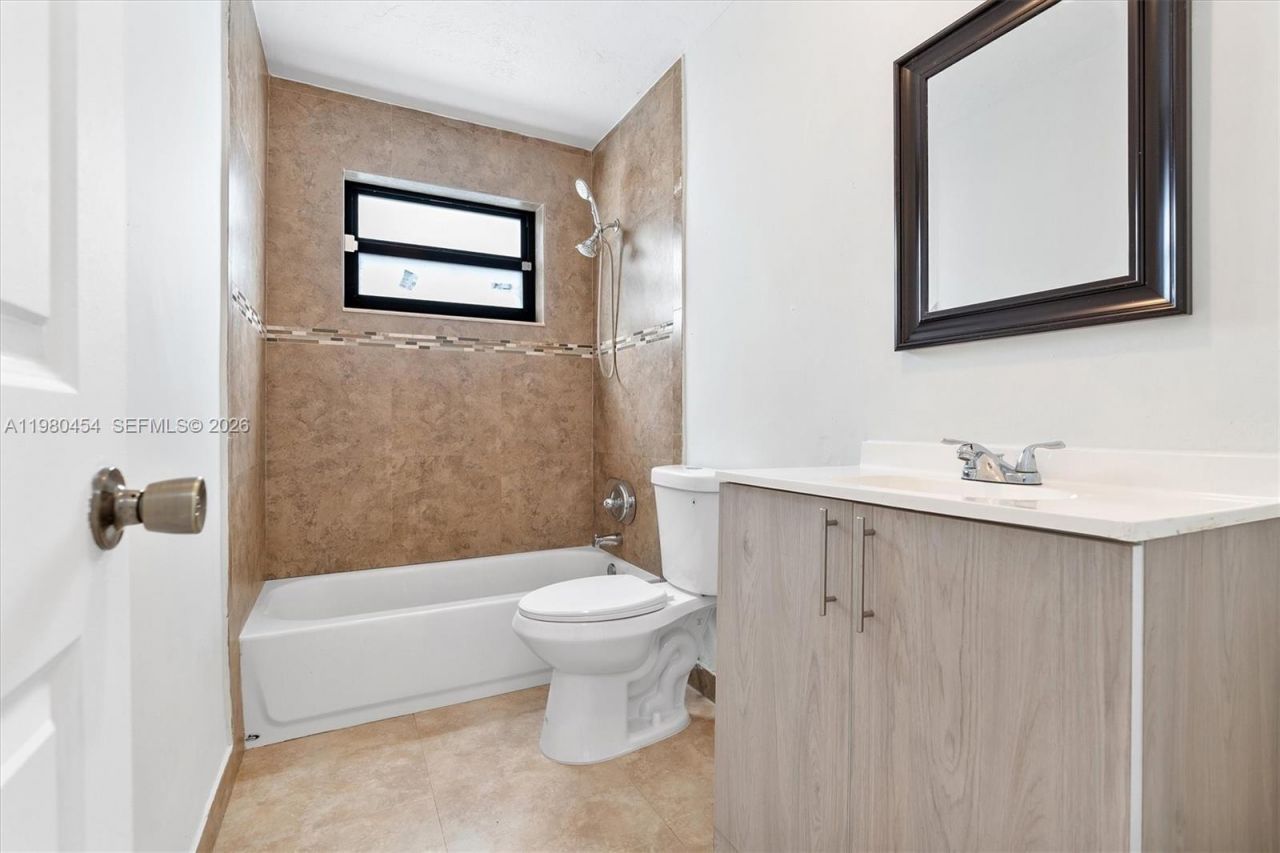 2805 E Lexington Dr, Miramar, FL 33025 Photo