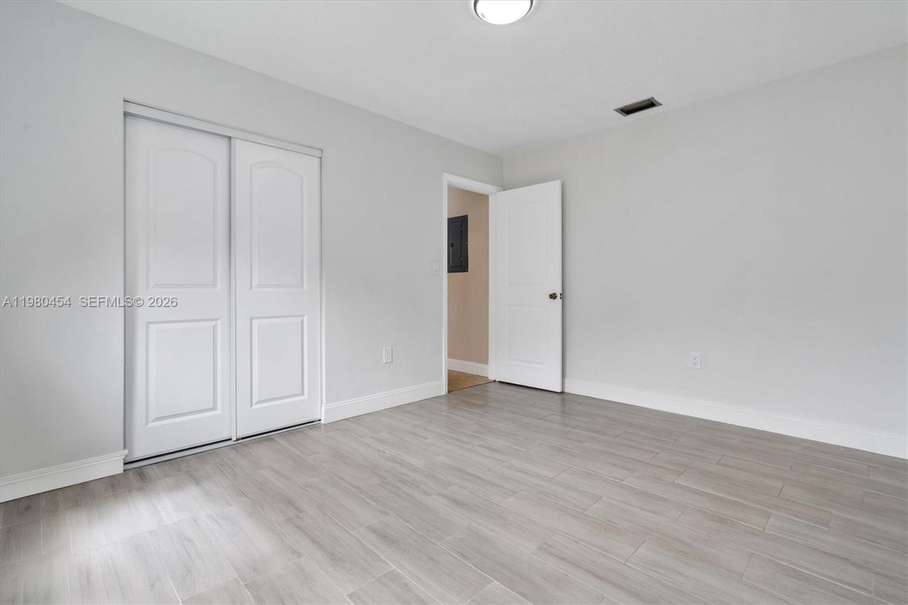 2805 E Lexington Dr, Miramar, FL 33025 Photo