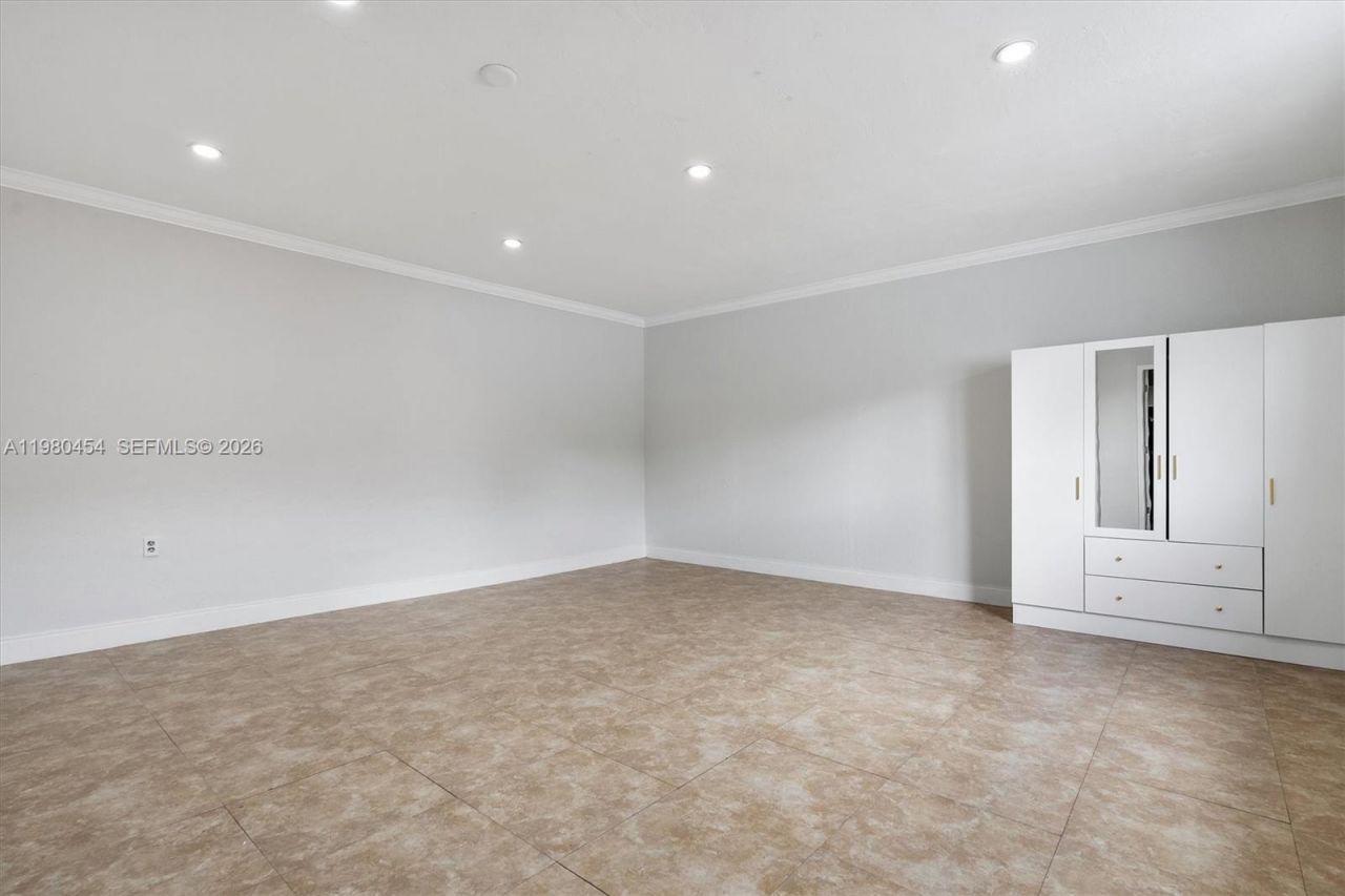 2805 E Lexington Dr, Miramar, FL 33025 Photo