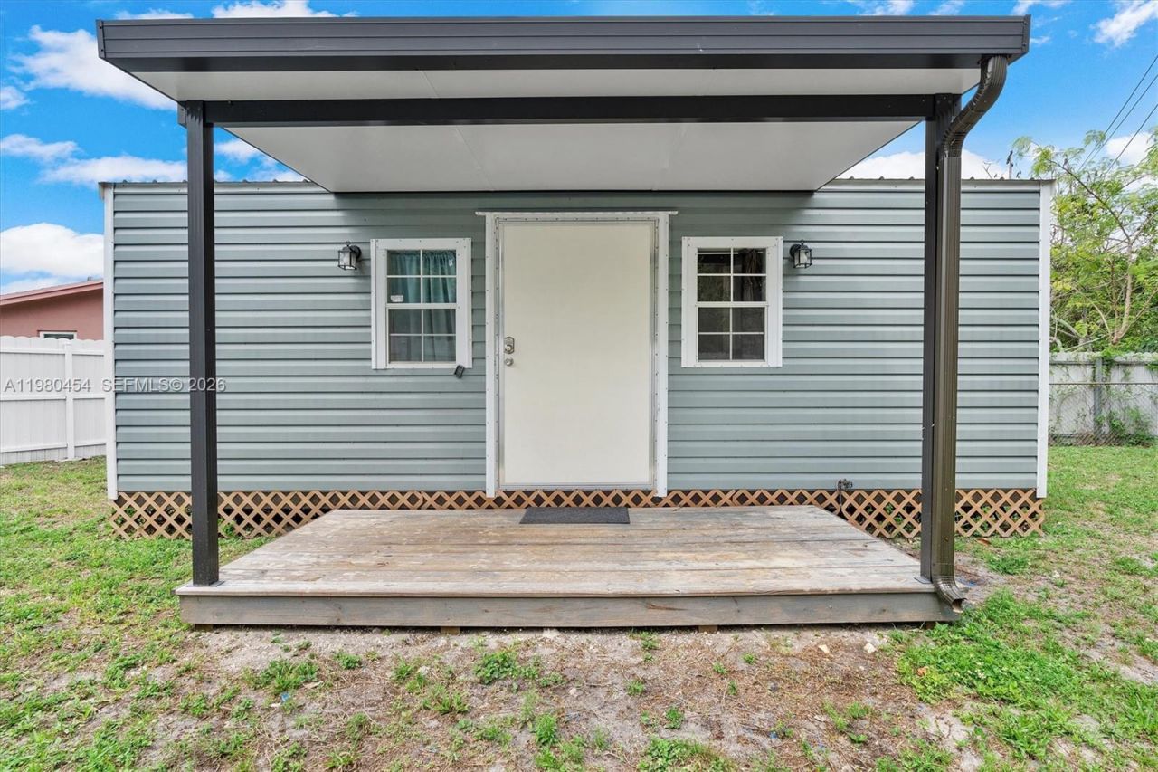 2805 E Lexington Dr, Miramar, FL 33025 Photo