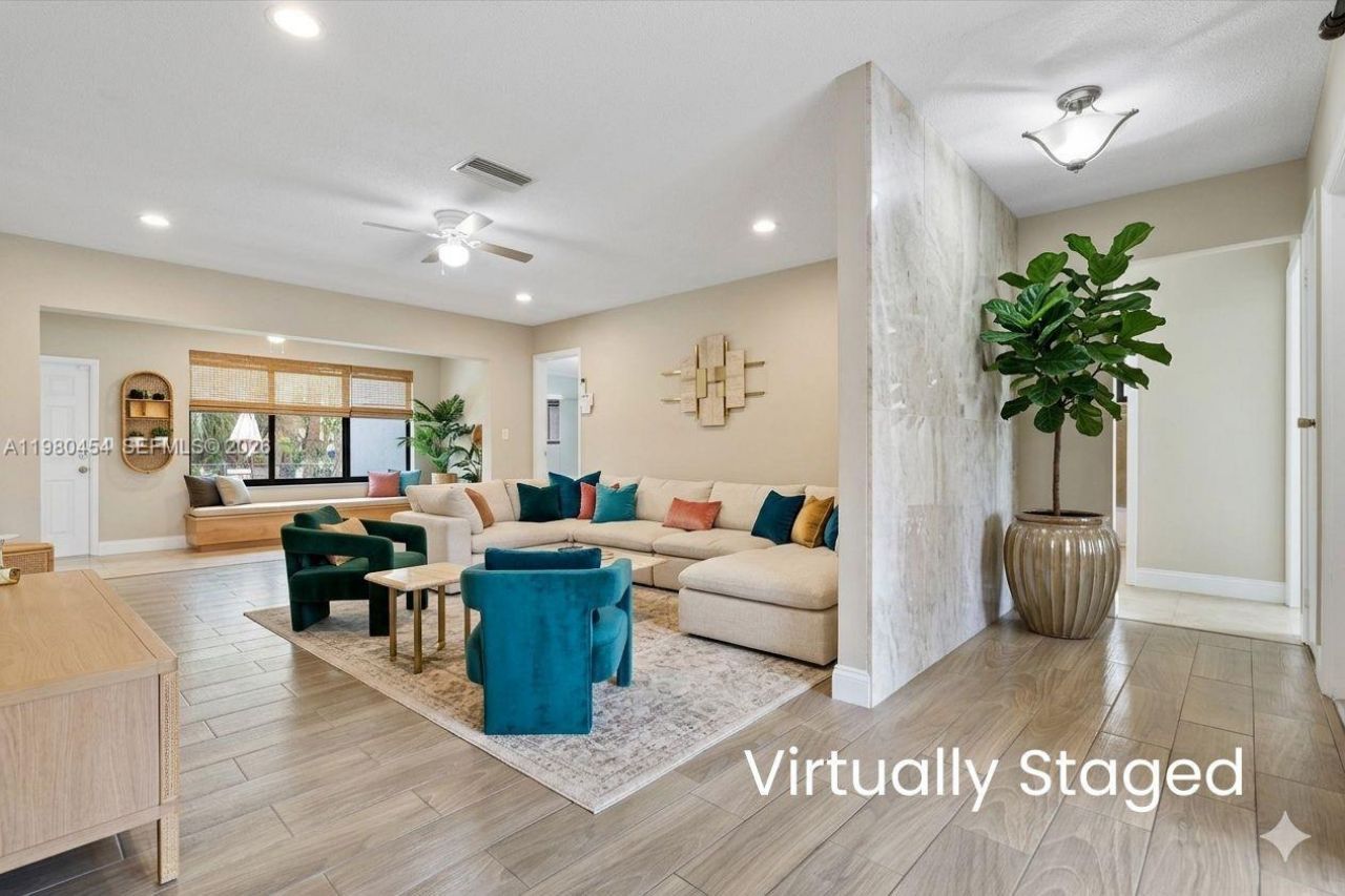 2805 E Lexington Dr, Miramar, FL 33025 Photo