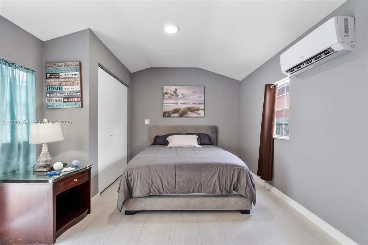 2805 E Lexington Dr, Miramar, FL 33025 Photo